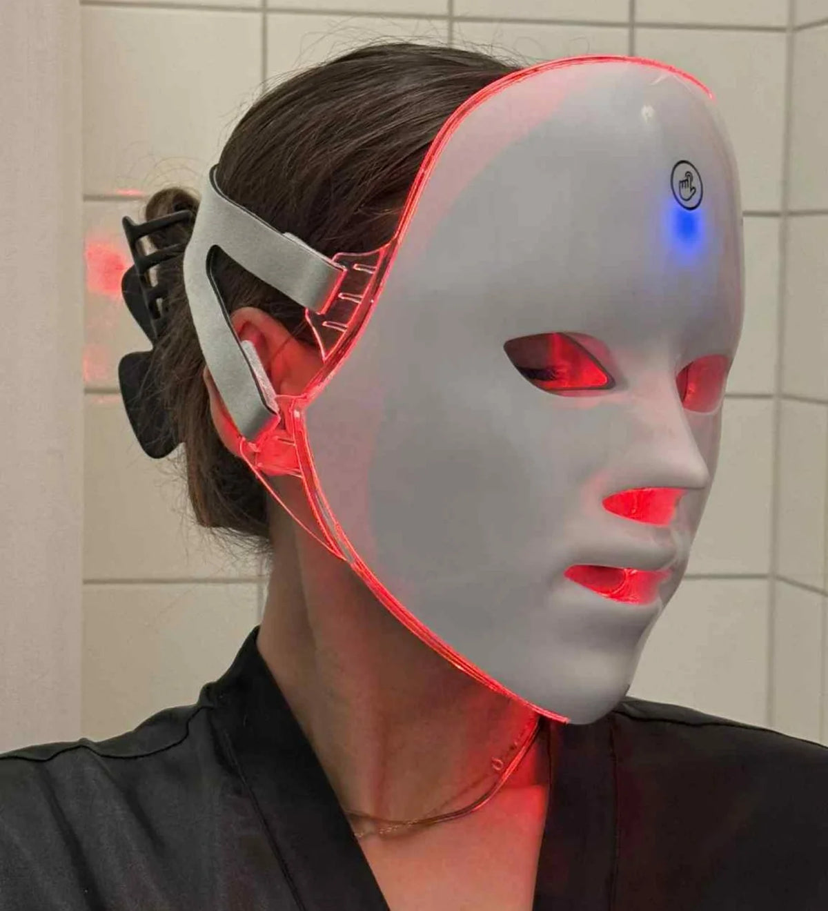 GlowMask LED-ansiktsmask i användning